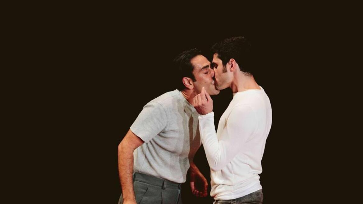 Κύπρος: Σάλος από γκέι φιλιά σε παράσταση του κρατικού θεάτρου 